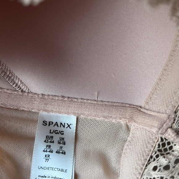 SPANX Undie - Tectable Better Bandeau - Picture 8 of 11